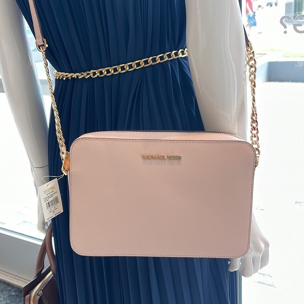 Michael Kors Jet Set Item Large East West Zip Crossbody Leather Powder Blush
NWT